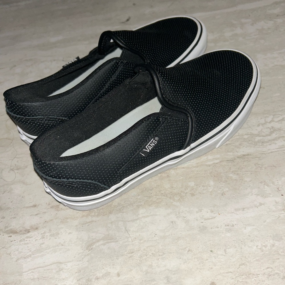 Vans woman classic  Slip-On Sneakers in Black - Picture 3 of 5